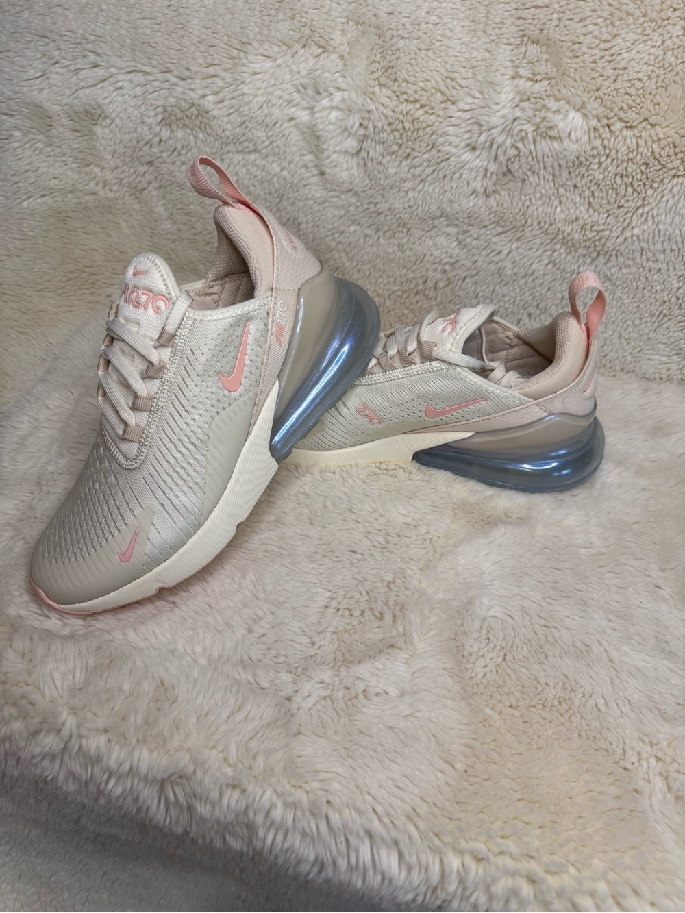 New Without Box 🍨 Size 6.5 Women’s Nike 270